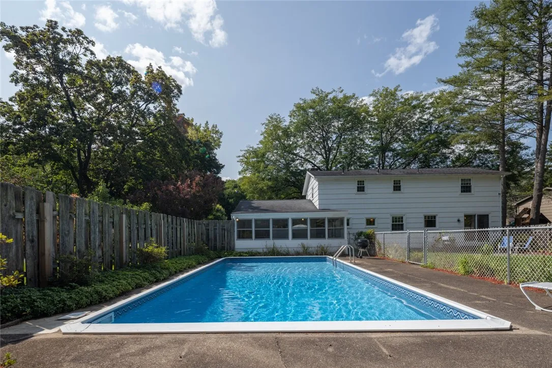 25 Kurt Road, Perinton, New York 14534, Perinton, New York 14534, 4 Bedrooms Bedrooms, 8 Rooms Rooms,2 BathroomsBathrooms,Residential,Closed,25 Kurt Road, Perinton, New York 14534,0,R1636457