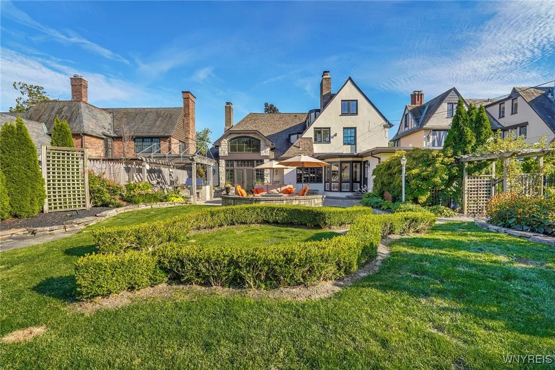81 Nottingham, Buffalo, New York 14216, Buffalo, New York 14216, 4 Bedrooms Bedrooms, 10 Rooms Rooms,3 BathroomsBathrooms,Residential,For Sale,81 Nottingham, Buffalo, New York 14216,0,B1637364