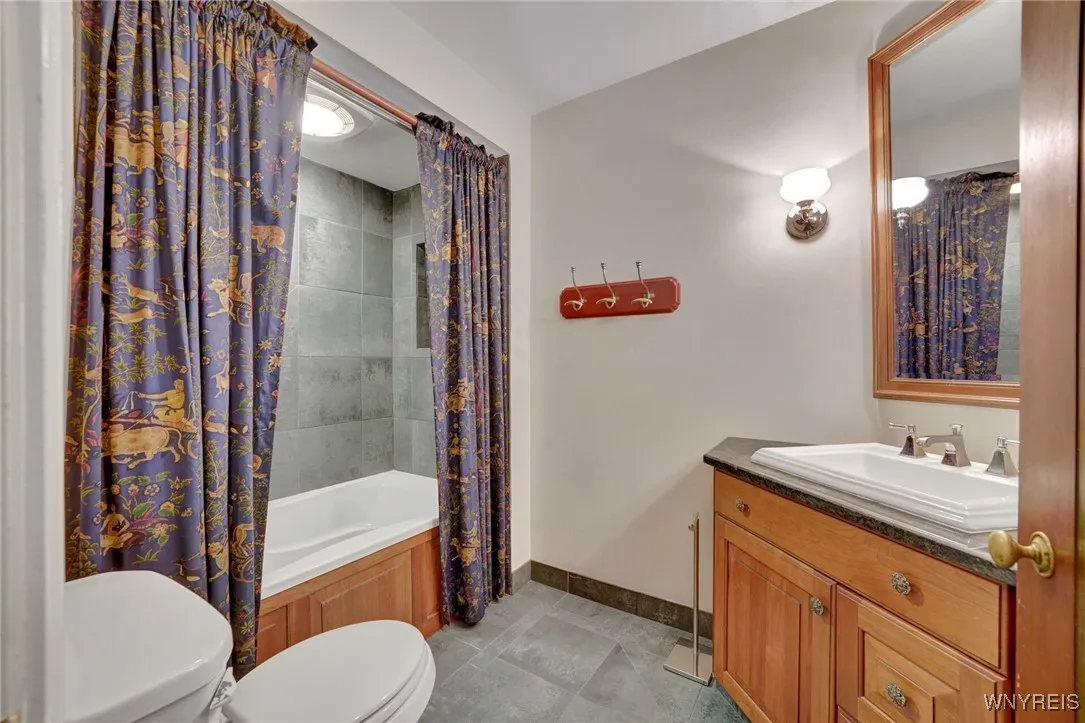 81 Nottingham, Buffalo, New York 14216, Buffalo, New York 14216, 4 Bedrooms Bedrooms, 10 Rooms Rooms,3 BathroomsBathrooms,Residential,For Sale,81 Nottingham, Buffalo, New York 14216,0,B1637364