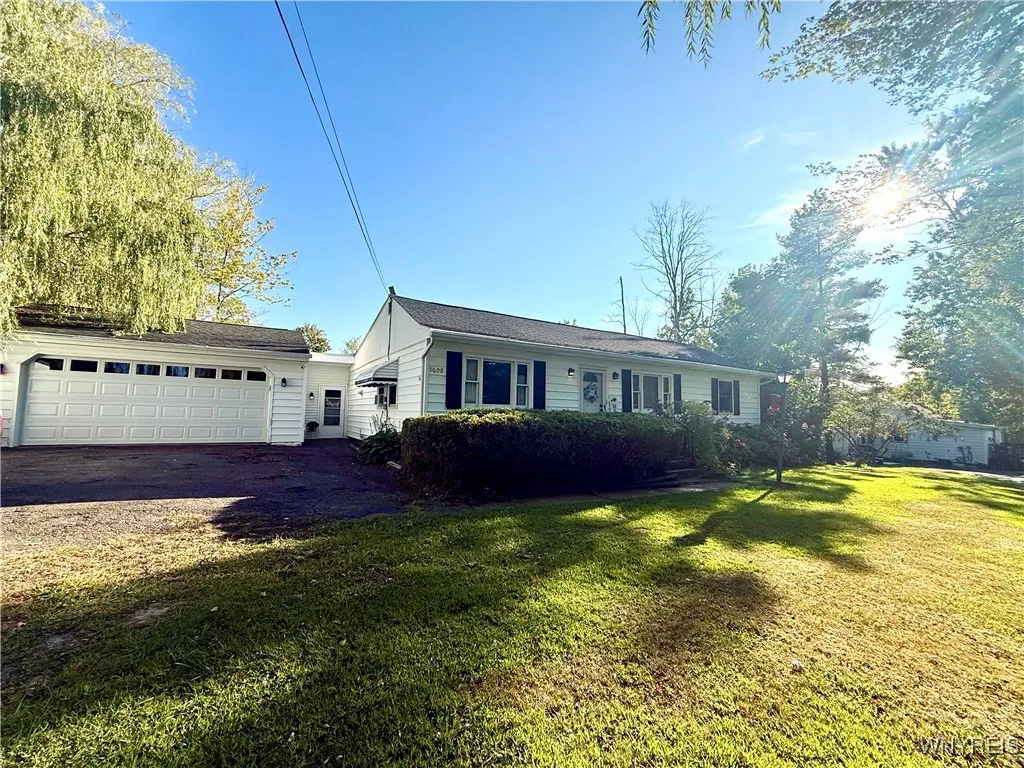 9608 Ellicott Street, Evans, New York 14006, Evans, New York 14006, 2 Bedrooms Bedrooms, 6 Rooms Rooms,1 BathroomBathrooms,Residential,Closed,9608 Ellicott Street, Evans, New York 14006,0,B1634751