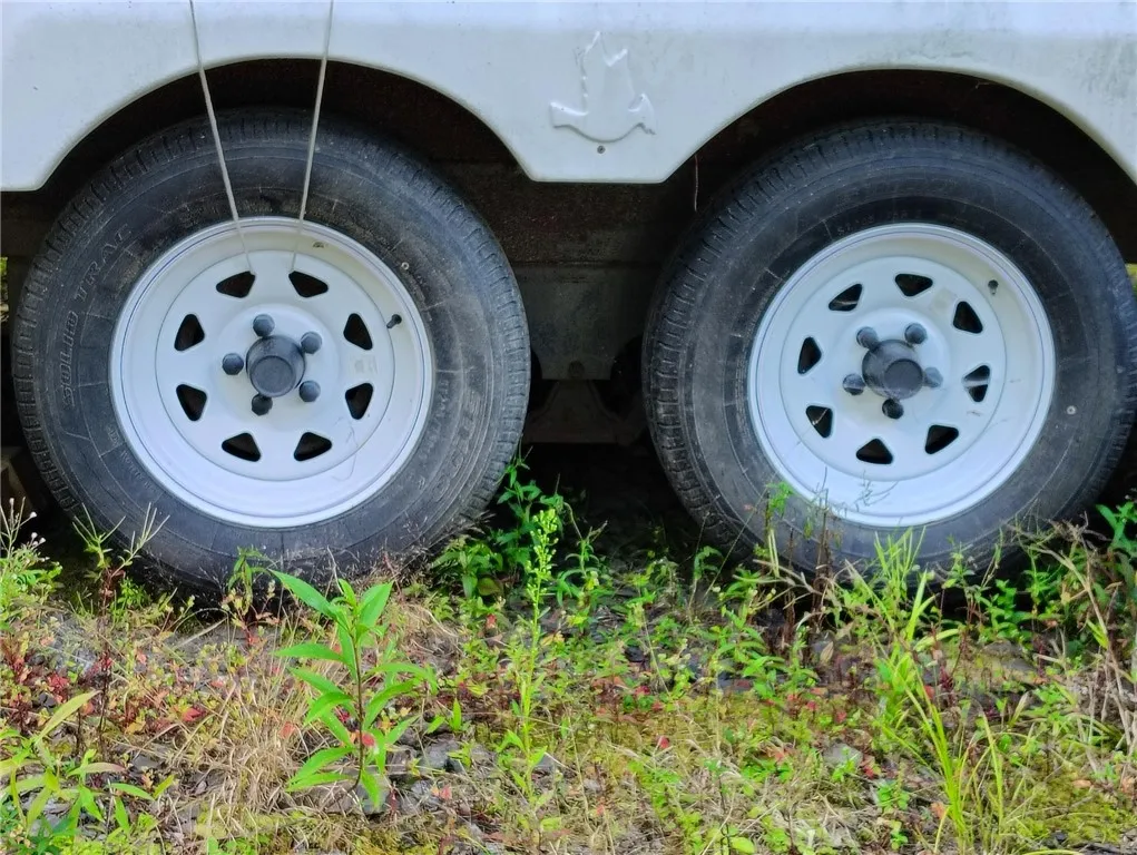 jacked trailer to protect tires