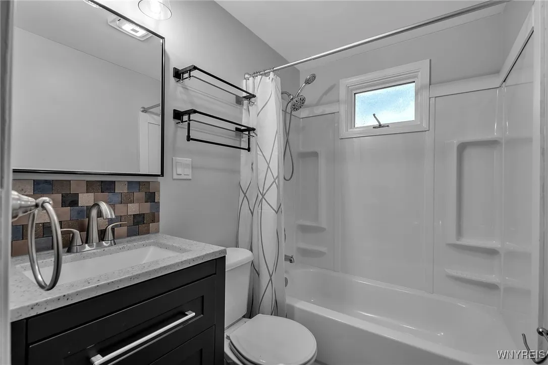 35 West Woodside Avenue, Buffalo, New York 14220, Buffalo, New York 14220, 3 Bedrooms Bedrooms, 7 Rooms Rooms,1 BathroomBathrooms,Residential,For Sale,35 West Woodside Avenue, Buffalo, New York 14220,0,B1636885