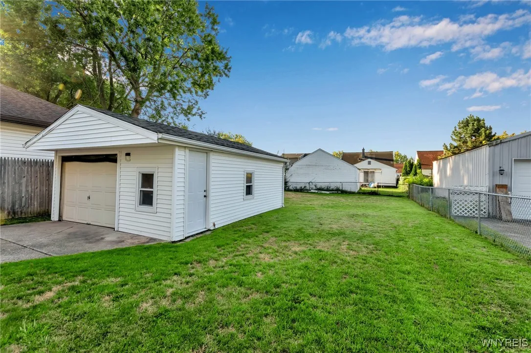 35 West Woodside Avenue, Buffalo, New York 14220, Buffalo, New York 14220, 3 Bedrooms Bedrooms, 7 Rooms Rooms,1 BathroomBathrooms,Residential,For Sale,35 West Woodside Avenue, Buffalo, New York 14220,0,B1636885