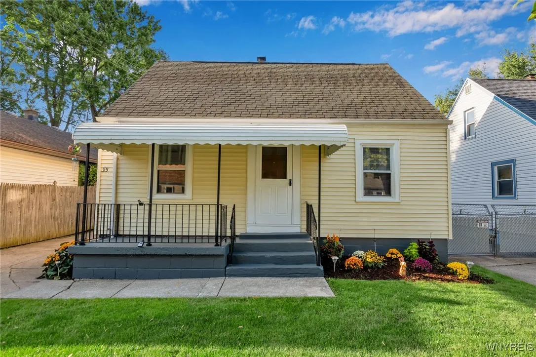 35 West Woodside Avenue, Buffalo, New York 14220, Buffalo, New York 14220, 3 Bedrooms Bedrooms, 7 Rooms Rooms,1 BathroomBathrooms,Residential,For Sale,35 West Woodside Avenue, Buffalo, New York 14220,0,B1636885