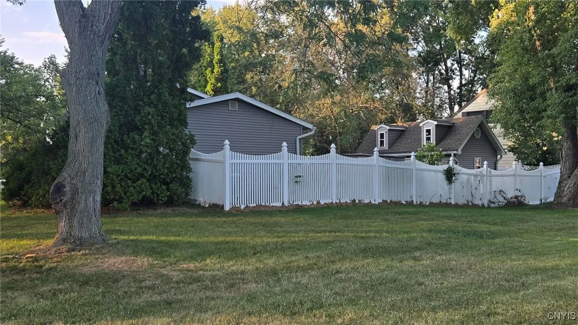 2 Ilex Lane, Clay, New York 13090, Clay, New York 13090, 3 Bedrooms Bedrooms, 6 Rooms Rooms,1 BathroomBathrooms,Residential,Closed,2 Ilex Lane, Clay, New York 13090,0,S1637485