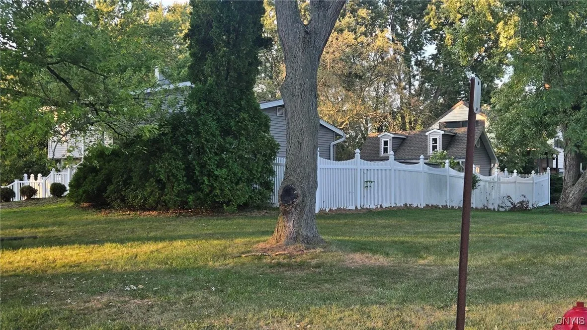 2 Ilex Lane, Clay, New York 13090, Clay, New York 13090, 3 Bedrooms Bedrooms, 6 Rooms Rooms,1 BathroomBathrooms,Residential,Closed,2 Ilex Lane, Clay, New York 13090,0,S1637485