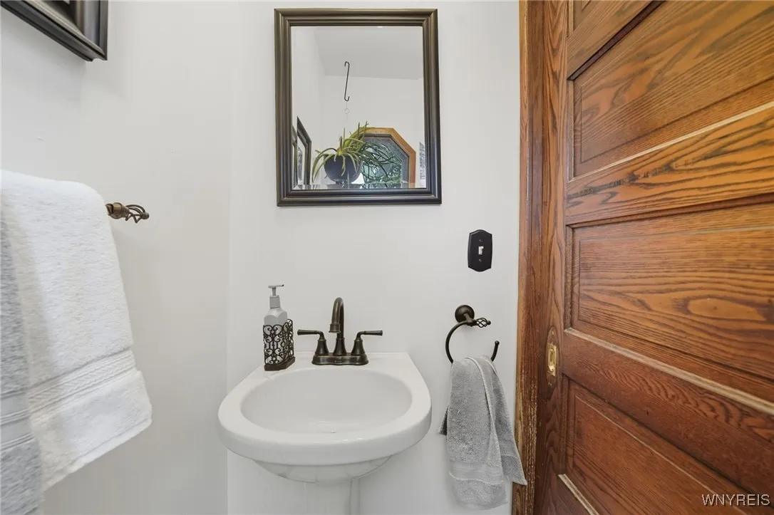 120 Clinton Street, Tonawanda, New York 14150, Tonawanda, New York 14150, 3 Bedrooms Bedrooms, 9 Rooms Rooms,1 BathroomBathrooms,Residential,Closed,120 Clinton Street, Tonawanda, New York 14150,0,B1636738