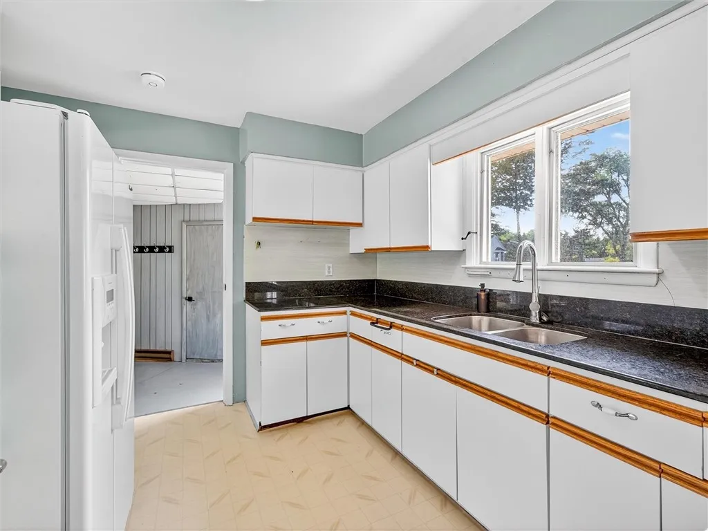 1084 Cherry Hill Lane, Webster, New York 14580, Webster, New York 14580, 3 Bedrooms Bedrooms, 6 Rooms Rooms,2 BathroomsBathrooms,Residential,Closed,1084 Cherry Hill Lane, Webster, New York 14580,0,R1636548