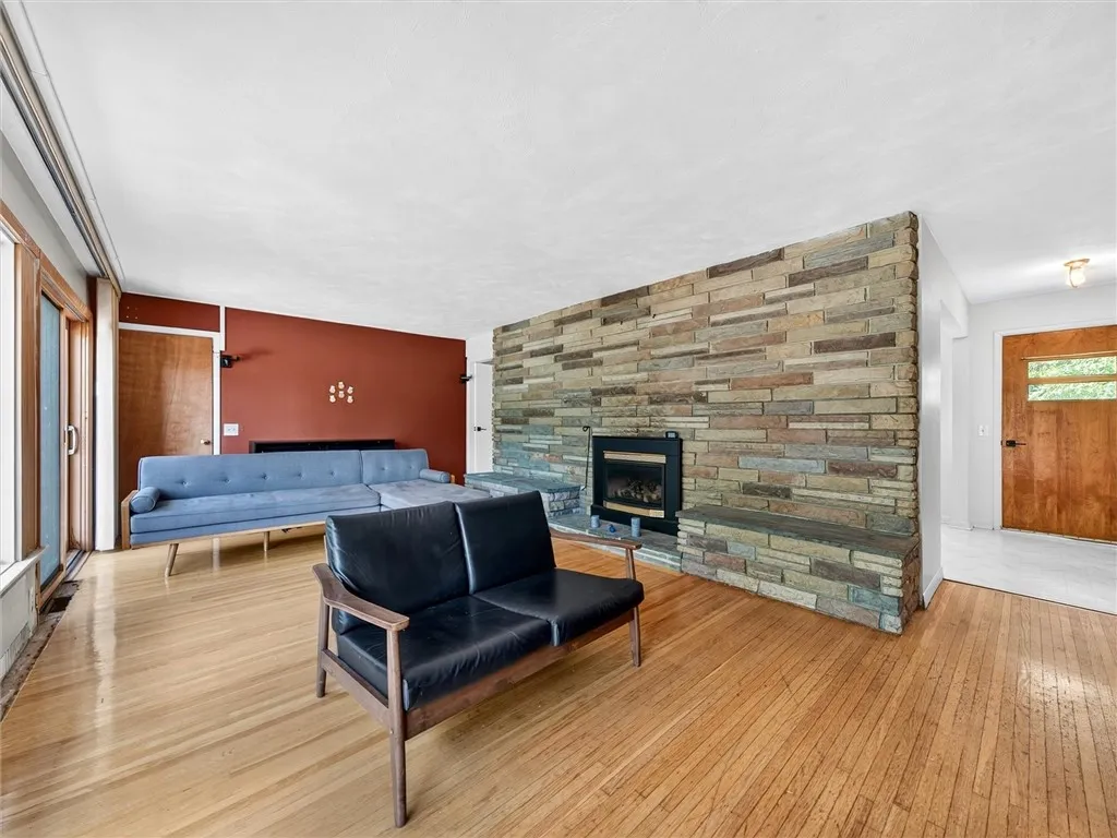 1084 Cherry Hill Lane, Webster, New York 14580, Webster, New York 14580, 3 Bedrooms Bedrooms, 6 Rooms Rooms,2 BathroomsBathrooms,Residential,Closed,1084 Cherry Hill Lane, Webster, New York 14580,0,R1636548