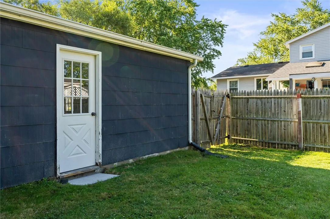 11 Tangerine Way, Gates, New York 14606, Gates, New York 14606, 3 Bedrooms Bedrooms, 8 Rooms Rooms,1 BathroomBathrooms,Residential,Closed,11 Tangerine Way, Gates, New York 14606,0,R1637504