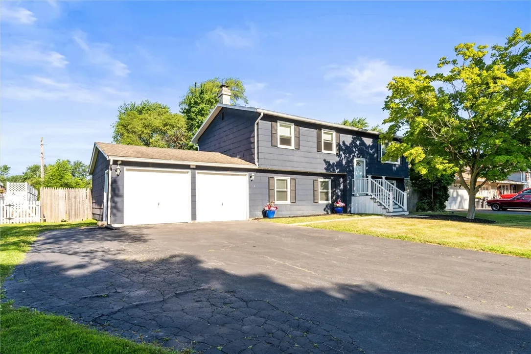 11 Tangerine Way, Gates, New York 14606, Gates, New York 14606, 3 Bedrooms Bedrooms, 8 Rooms Rooms,1 BathroomBathrooms,Residential,Closed,11 Tangerine Way, Gates, New York 14606,0,R1637504