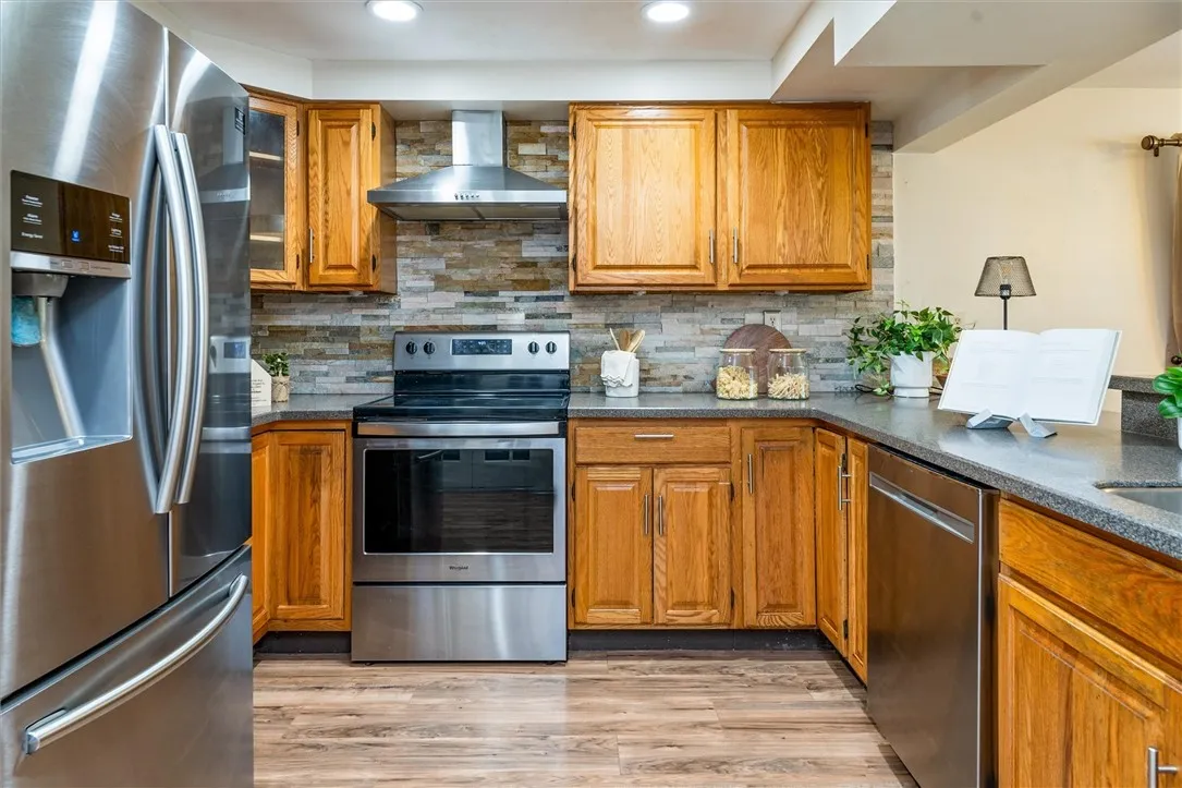 11 Tangerine Way, Gates, New York 14606, Gates, New York 14606, 3 Bedrooms Bedrooms, 8 Rooms Rooms,1 BathroomBathrooms,Residential,Closed,11 Tangerine Way, Gates, New York 14606,0,R1637504