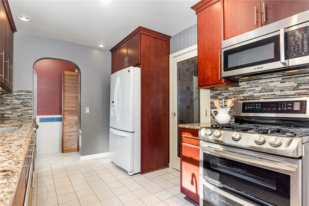 71 Hartsdale Road, Irondequoit, New York 14622, Irondequoit, New York 14622, 3 Bedrooms Bedrooms, 6 Rooms Rooms,2 BathroomsBathrooms,Residential,Closed,71 Hartsdale Road, Irondequoit, New York 14622,0,R1637416