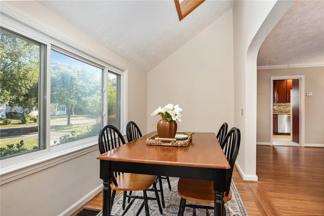 71 Hartsdale Road, Irondequoit, New York 14622, Irondequoit, New York 14622, 3 Bedrooms Bedrooms, 6 Rooms Rooms,2 BathroomsBathrooms,Residential,Closed,71 Hartsdale Road, Irondequoit, New York 14622,0,R1637416