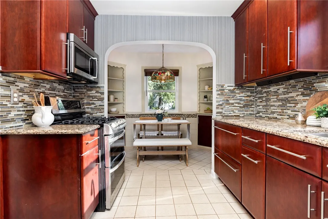 71 Hartsdale Road, Irondequoit, New York 14622, Irondequoit, New York 14622, 3 Bedrooms Bedrooms, 6 Rooms Rooms,2 BathroomsBathrooms,Residential,Closed,71 Hartsdale Road, Irondequoit, New York 14622,0,R1637416