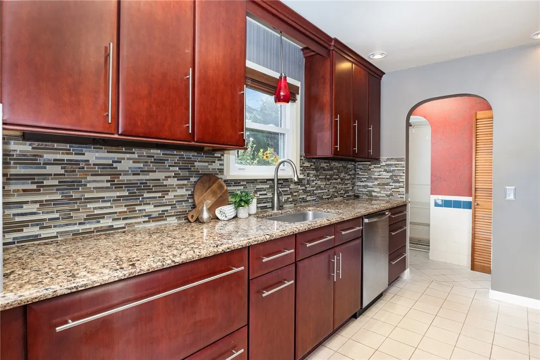 71 Hartsdale Road, Irondequoit, New York 14622, Irondequoit, New York 14622, 3 Bedrooms Bedrooms, 6 Rooms Rooms,2 BathroomsBathrooms,Residential,Closed,71 Hartsdale Road, Irondequoit, New York 14622,0,R1637416