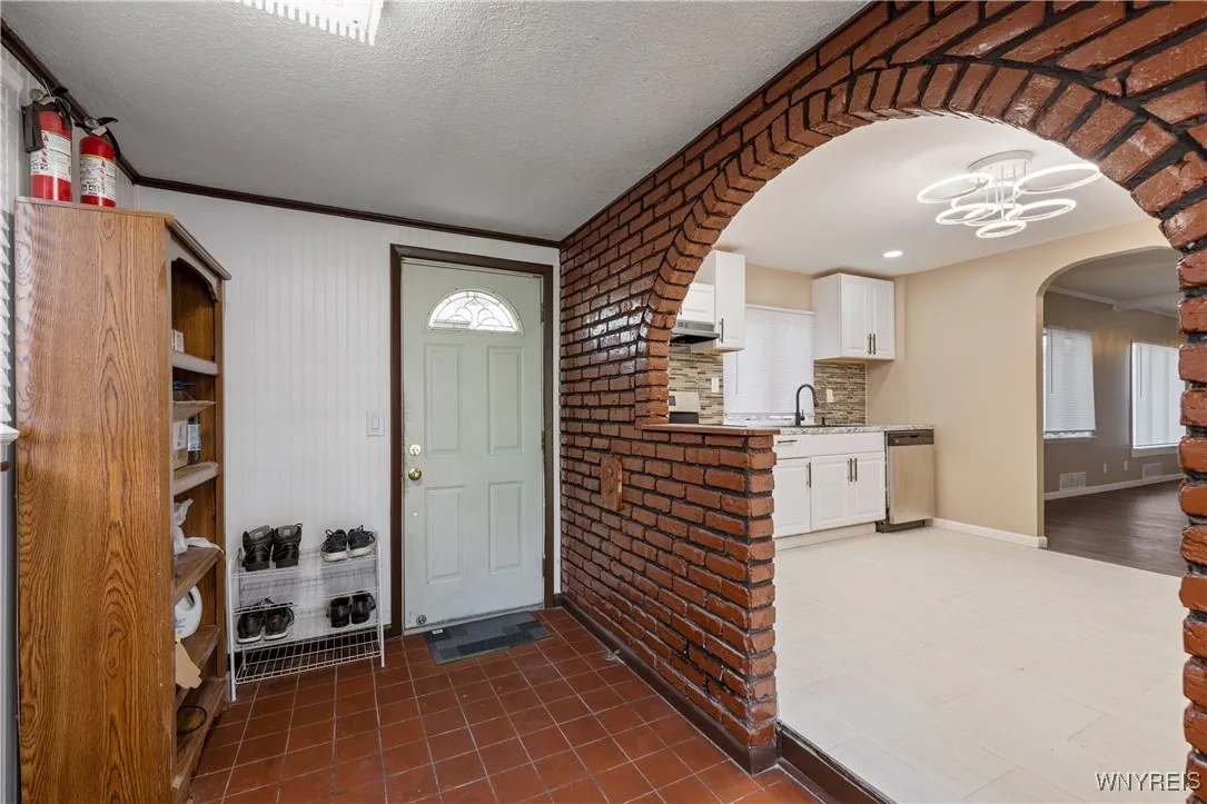 186 Cedargrove Circle, Cheektowaga, New York 14225, Cheektowaga, New York 14225, 5 Bedrooms Bedrooms, 9 Rooms Rooms,2 BathroomsBathrooms,Residential,Closed,186 Cedargrove Circle, Cheektowaga, New York 14225,0,B1637571