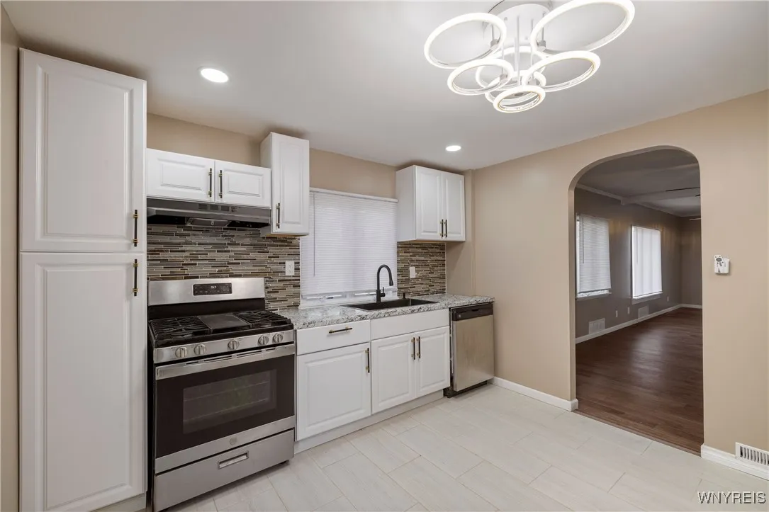 186 Cedargrove Circle, Cheektowaga, New York 14225, Cheektowaga, New York 14225, 5 Bedrooms Bedrooms, 9 Rooms Rooms,2 BathroomsBathrooms,Residential,Closed,186 Cedargrove Circle, Cheektowaga, New York 14225,0,B1637571