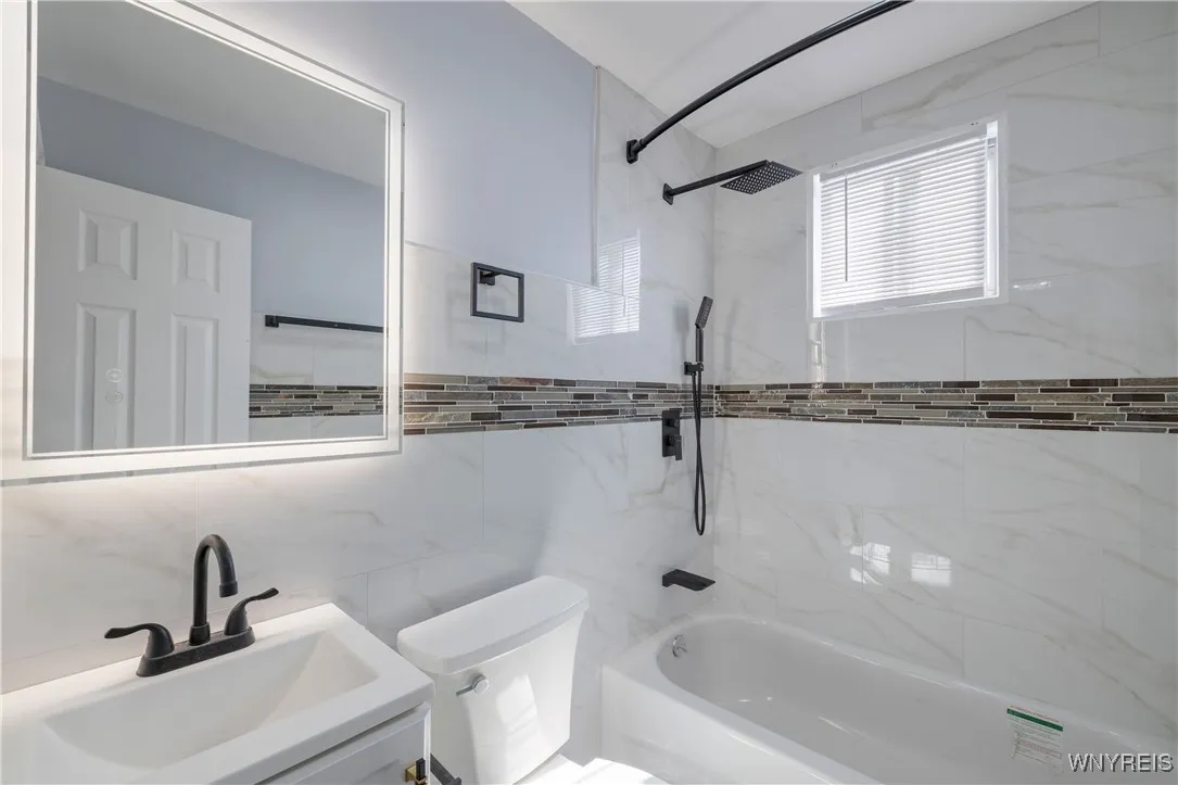186 Cedargrove Circle, Cheektowaga, New York 14225, Cheektowaga, New York 14225, 5 Bedrooms Bedrooms, 9 Rooms Rooms,2 BathroomsBathrooms,Residential,Closed,186 Cedargrove Circle, Cheektowaga, New York 14225,0,B1637571