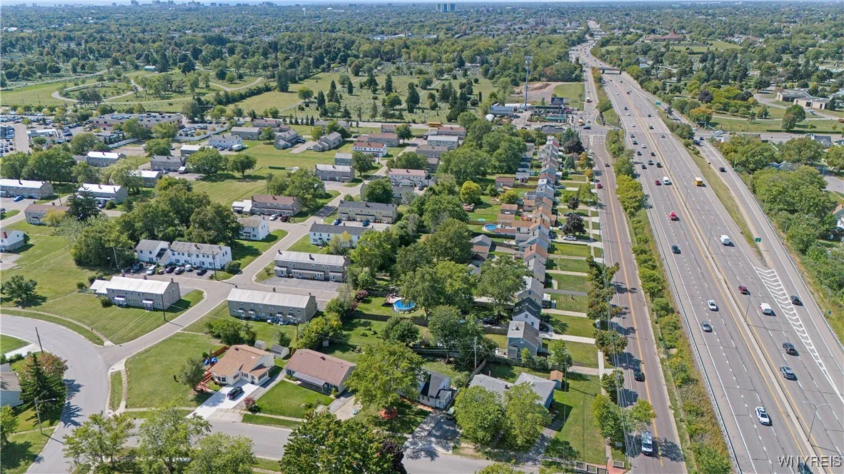 186 Cedargrove Circle, Cheektowaga, New York 14225, Cheektowaga, New York 14225, 5 Bedrooms Bedrooms, 9 Rooms Rooms,2 BathroomsBathrooms,Residential,Closed,186 Cedargrove Circle, Cheektowaga, New York 14225,0,B1637571