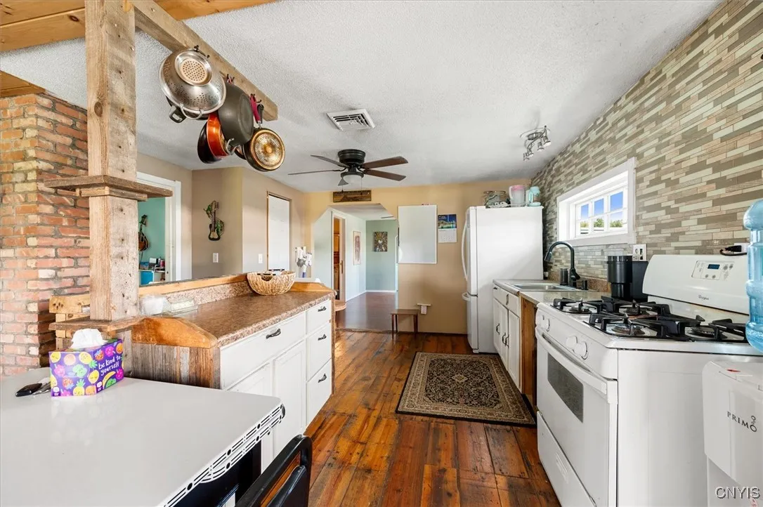 5927 46, Verona, New York 13478, Verona, New York 13478, 3 Bedrooms Bedrooms, ,1 BathroomBathrooms,Residential,For Sale,5927 46, Verona, New York 13478,0,S1637319