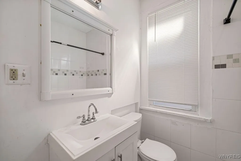 104 Pershing Avenue, Buffalo, New York 14211, Buffalo, New York 14211, 4 Bedrooms Bedrooms, 7 Rooms Rooms,2 BathroomsBathrooms,Residential,For Sale,104 Pershing Avenue, Buffalo, New York 14211,0,B1637569