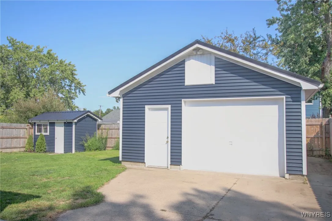 5679 Apollo Drive, Hamburg, New York 14085, Hamburg, New York 14085, 3 Bedrooms Bedrooms, 7 Rooms Rooms,2 BathroomsBathrooms,Residential,Closed,5679 Apollo Drive, Hamburg, New York 14085,0,B1637339