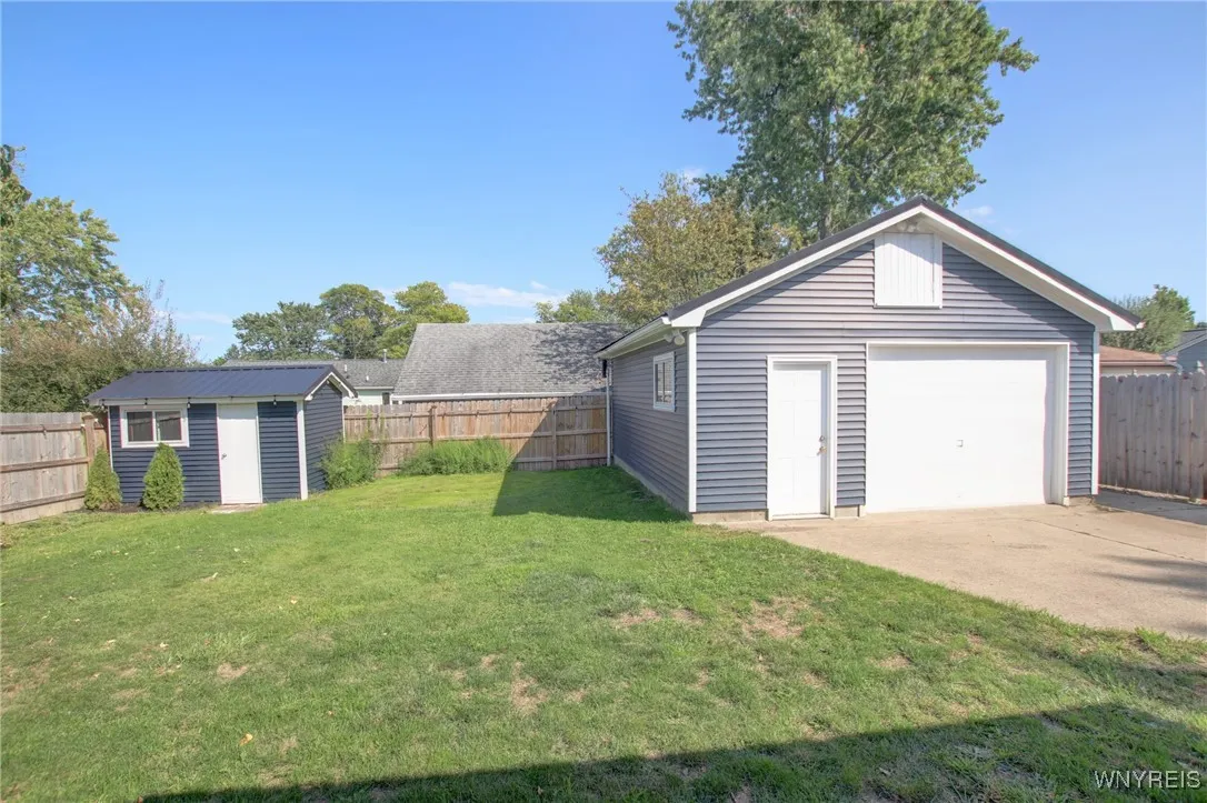 5679 Apollo Drive, Hamburg, New York 14085, Hamburg, New York 14085, 3 Bedrooms Bedrooms, 7 Rooms Rooms,2 BathroomsBathrooms,Residential,Closed,5679 Apollo Drive, Hamburg, New York 14085,0,B1637339