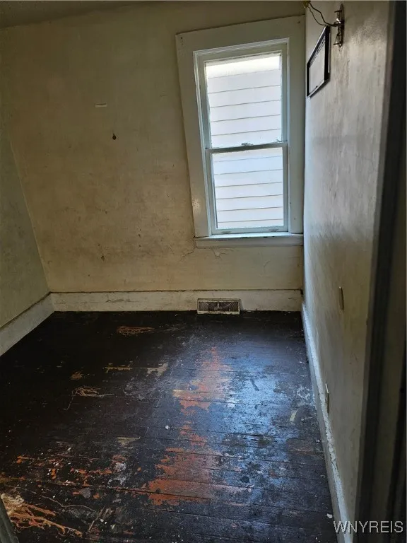 132 Edson Street, West Seneca, New York 14210, West Seneca, New York 14210, 8 Bedrooms Bedrooms, ,3 BathroomsBathrooms,Residential,For Sale,132 Edson Street, West Seneca, New York 14210,0,B1637507