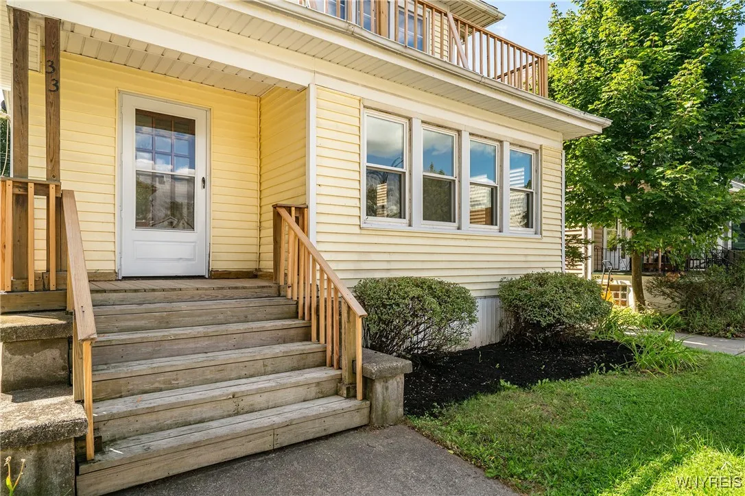 33 Harding Road, Buffalo, New York 14220, Buffalo, New York 14220, 6 Bedrooms Bedrooms, ,2 BathroomsBathrooms,Residential,For Sale,33 Harding Road, Buffalo, New York 14220,0,B1637223