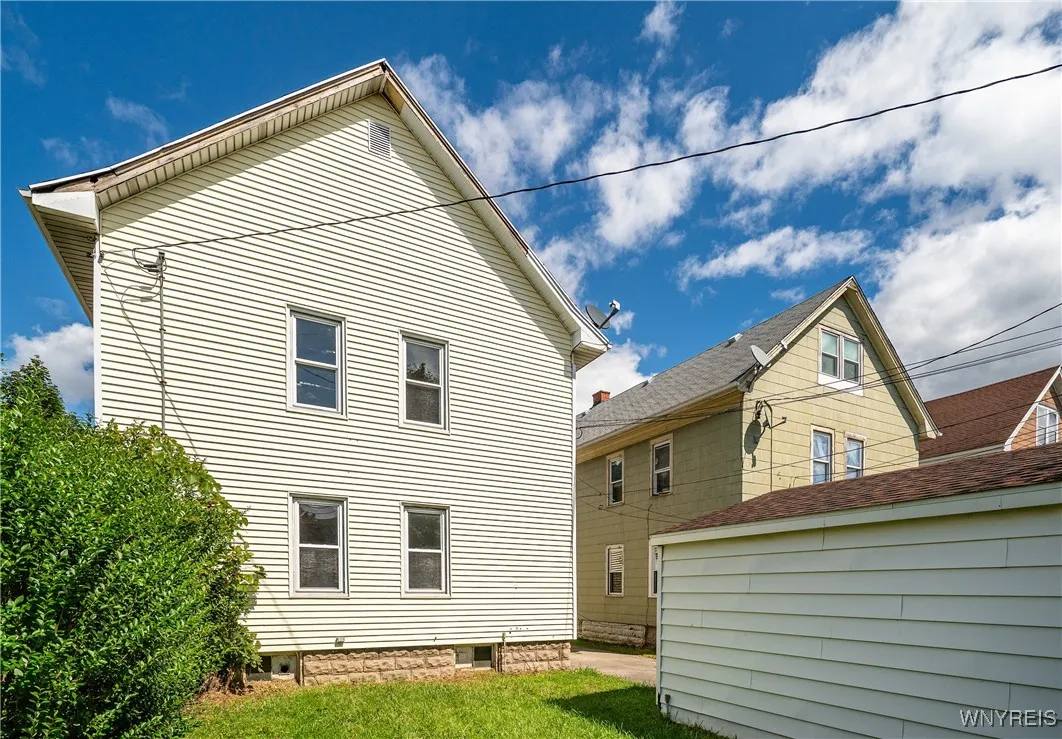 33 Harding Road, Buffalo, New York 14220, Buffalo, New York 14220, 6 Bedrooms Bedrooms, ,2 BathroomsBathrooms,Residential,For Sale,33 Harding Road, Buffalo, New York 14220,0,B1637223