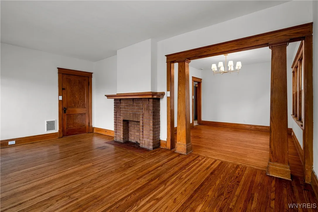 33 Harding Road, Buffalo, New York 14220, Buffalo, New York 14220, 6 Bedrooms Bedrooms, ,2 BathroomsBathrooms,Residential,For Sale,33 Harding Road, Buffalo, New York 14220,0,B1637223