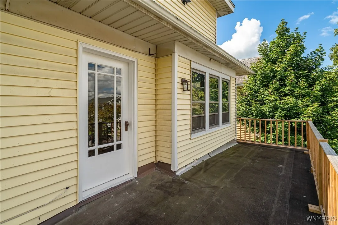 33 Harding Road, Buffalo, New York 14220, Buffalo, New York 14220, 6 Bedrooms Bedrooms, ,2 BathroomsBathrooms,Residential,For Sale,33 Harding Road, Buffalo, New York 14220,0,B1637223