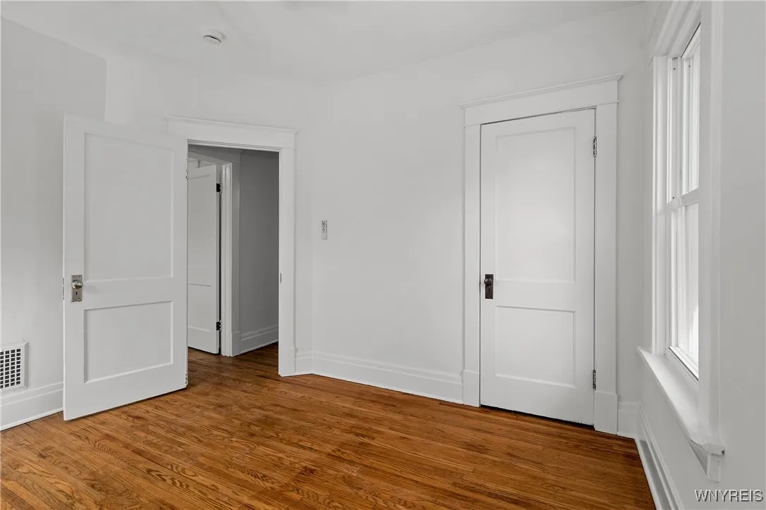 33 Harding Road, Buffalo, New York 14220, Buffalo, New York 14220, 6 Bedrooms Bedrooms, ,2 BathroomsBathrooms,Residential,For Sale,33 Harding Road, Buffalo, New York 14220,0,B1637223