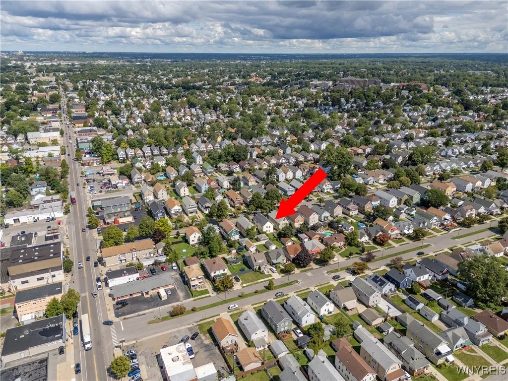 33 Harding Road, Buffalo, New York 14220, Buffalo, New York 14220, 6 Bedrooms Bedrooms, ,2 BathroomsBathrooms,Residential,For Sale,33 Harding Road, Buffalo, New York 14220,0,B1637223