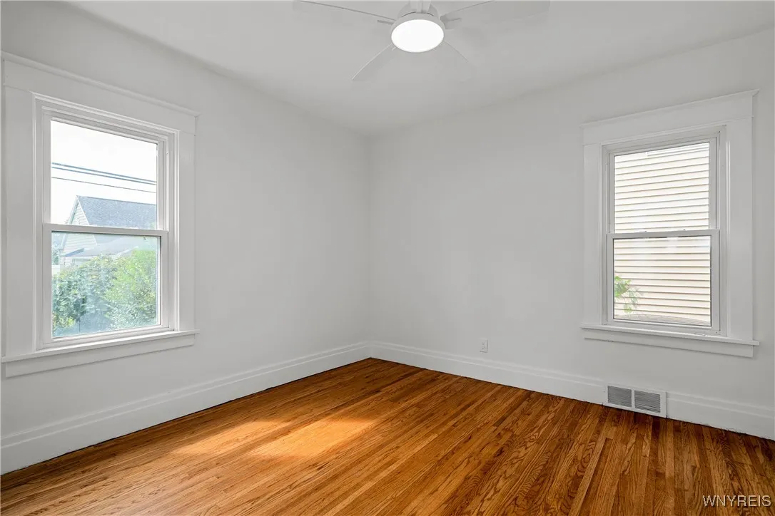 33 Harding Road, Buffalo, New York 14220, Buffalo, New York 14220, 6 Bedrooms Bedrooms, ,2 BathroomsBathrooms,Residential,For Sale,33 Harding Road, Buffalo, New York 14220,0,B1637223