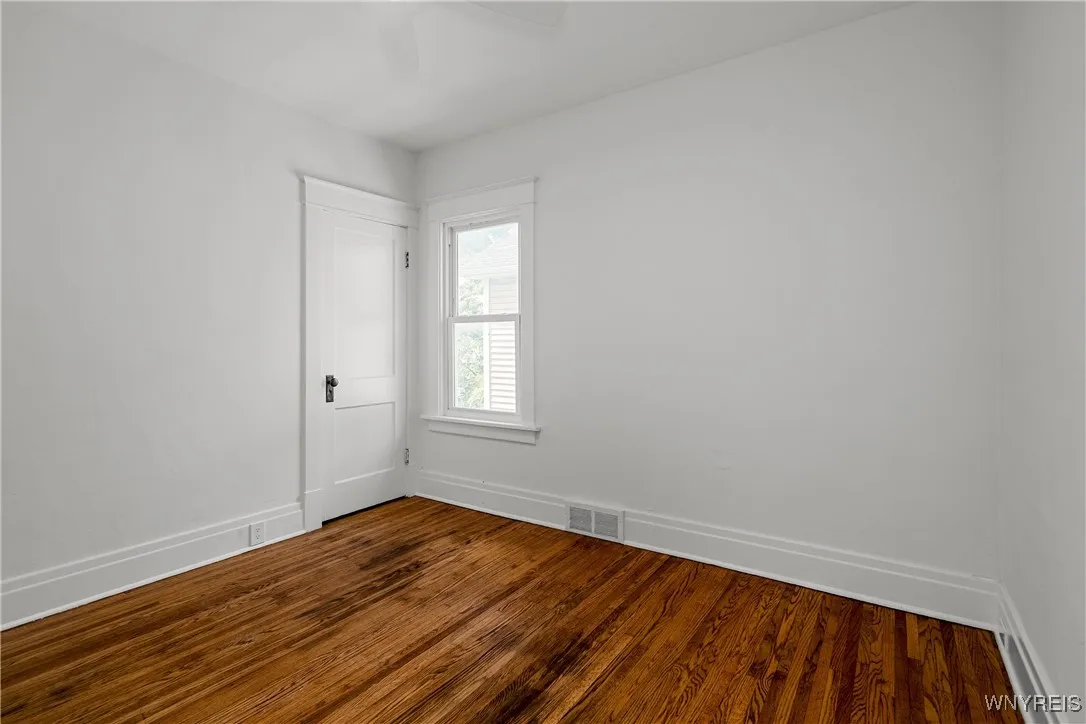 33 Harding Road, Buffalo, New York 14220, Buffalo, New York 14220, 6 Bedrooms Bedrooms, ,2 BathroomsBathrooms,Residential,For Sale,33 Harding Road, Buffalo, New York 14220,0,B1637223