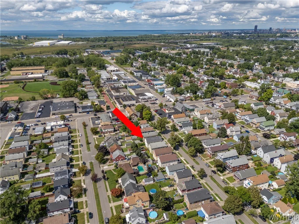 33 Harding Road, Buffalo, New York 14220, Buffalo, New York 14220, 6 Bedrooms Bedrooms, ,2 BathroomsBathrooms,Residential,For Sale,33 Harding Road, Buffalo, New York 14220,0,B1637223