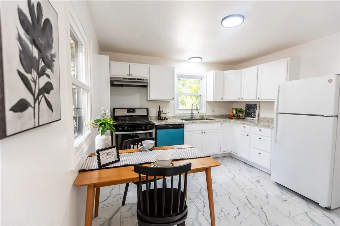 64 Rosemount Street, Rochester, New York 14620, Rochester, New York 14620, 4 Bedrooms Bedrooms, 8 Rooms Rooms,2 BathroomsBathrooms,Residential,Closed,64 Rosemount Street, Rochester, New York 14620,0,R1637556