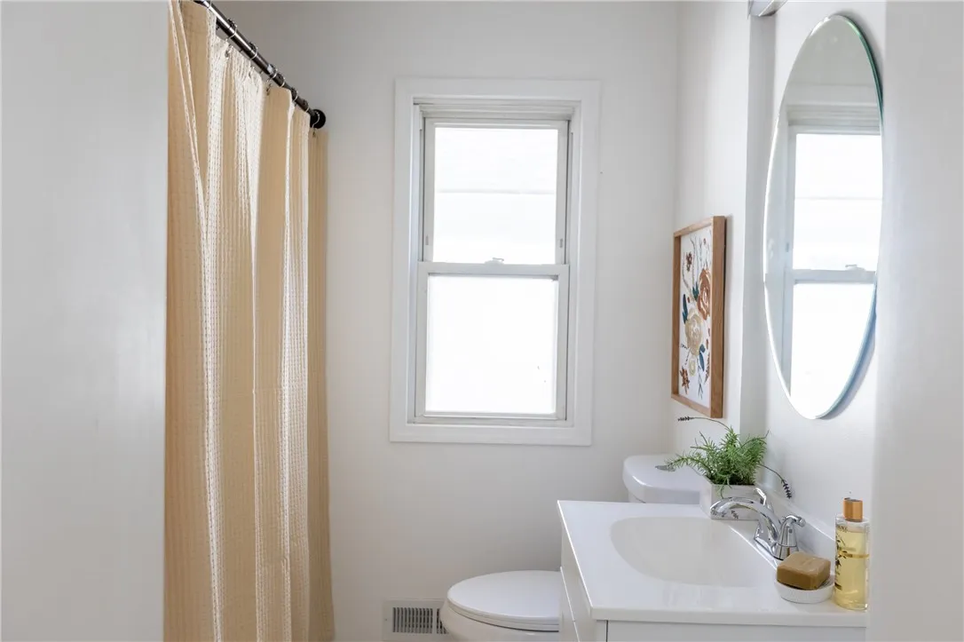 64 Rosemount Street, Rochester, New York 14620, Rochester, New York 14620, 4 Bedrooms Bedrooms, 8 Rooms Rooms,2 BathroomsBathrooms,Residential,Closed,64 Rosemount Street, Rochester, New York 14620,0,R1637556