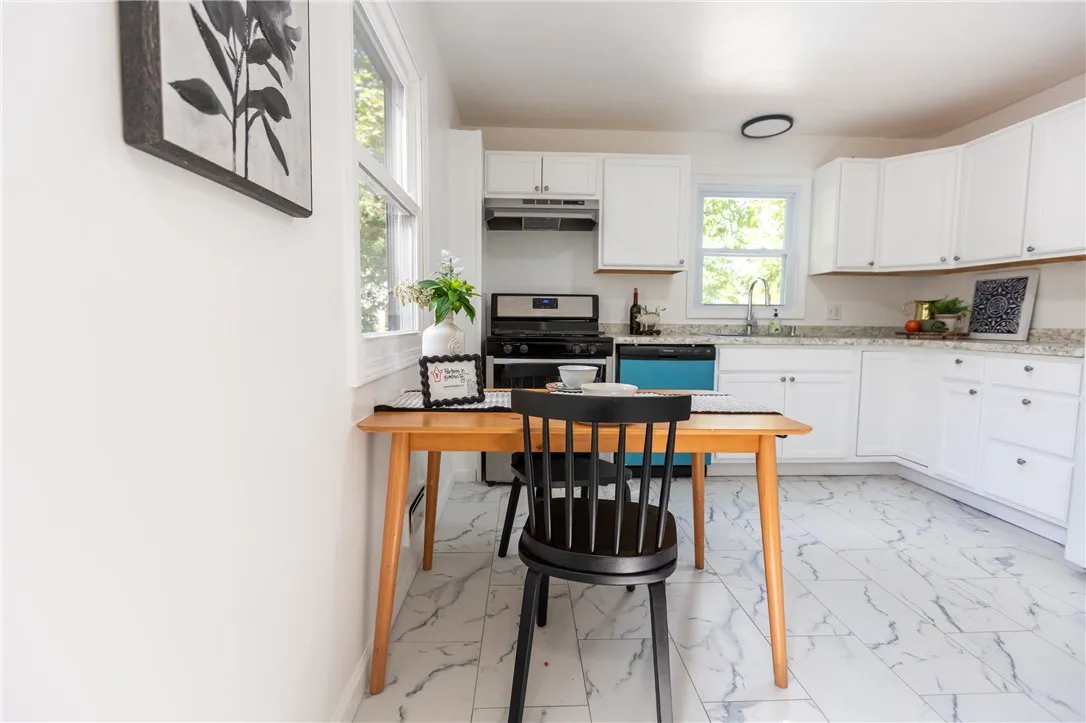 64 Rosemount Street, Rochester, New York 14620, Rochester, New York 14620, 4 Bedrooms Bedrooms, 8 Rooms Rooms,2 BathroomsBathrooms,Residential,Closed,64 Rosemount Street, Rochester, New York 14620,0,R1637556