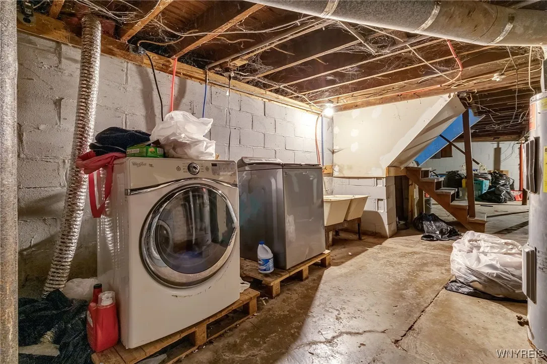 77 Eckhert Street, Buffalo, New York 14207, Buffalo, New York 14207, 4 Bedrooms Bedrooms, ,2 BathroomsBathrooms,Residential,For Sale,77 Eckhert Street, Buffalo, New York 14207,0,B1637661