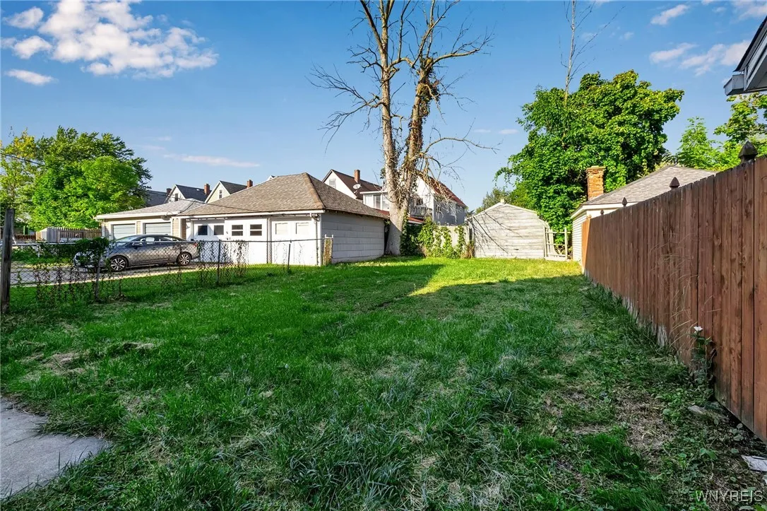77 Eckhert Street, Buffalo, New York 14207, Buffalo, New York 14207, 4 Bedrooms Bedrooms, ,2 BathroomsBathrooms,Residential,For Sale,77 Eckhert Street, Buffalo, New York 14207,0,B1637661