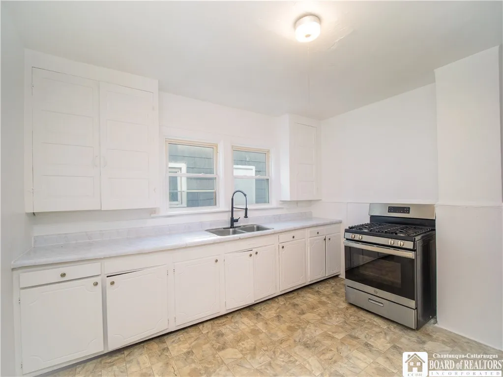 123 Maple Avenue, Dunkirk, New York 14048, Dunkirk, New York 14048, 4 Bedrooms Bedrooms, ,2 BathroomsBathrooms,Residential,Closed,123 Maple Avenue, Dunkirk, New York 14048,0,R1637676