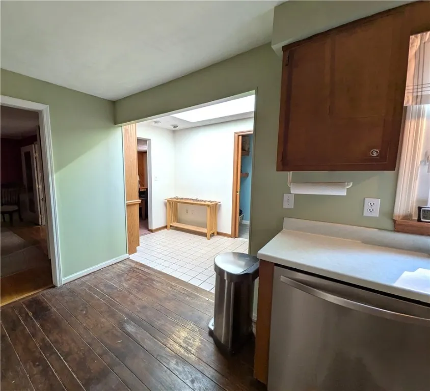 The center area you see here leads to the Family Room, the 1st floor laundry and the backyard.