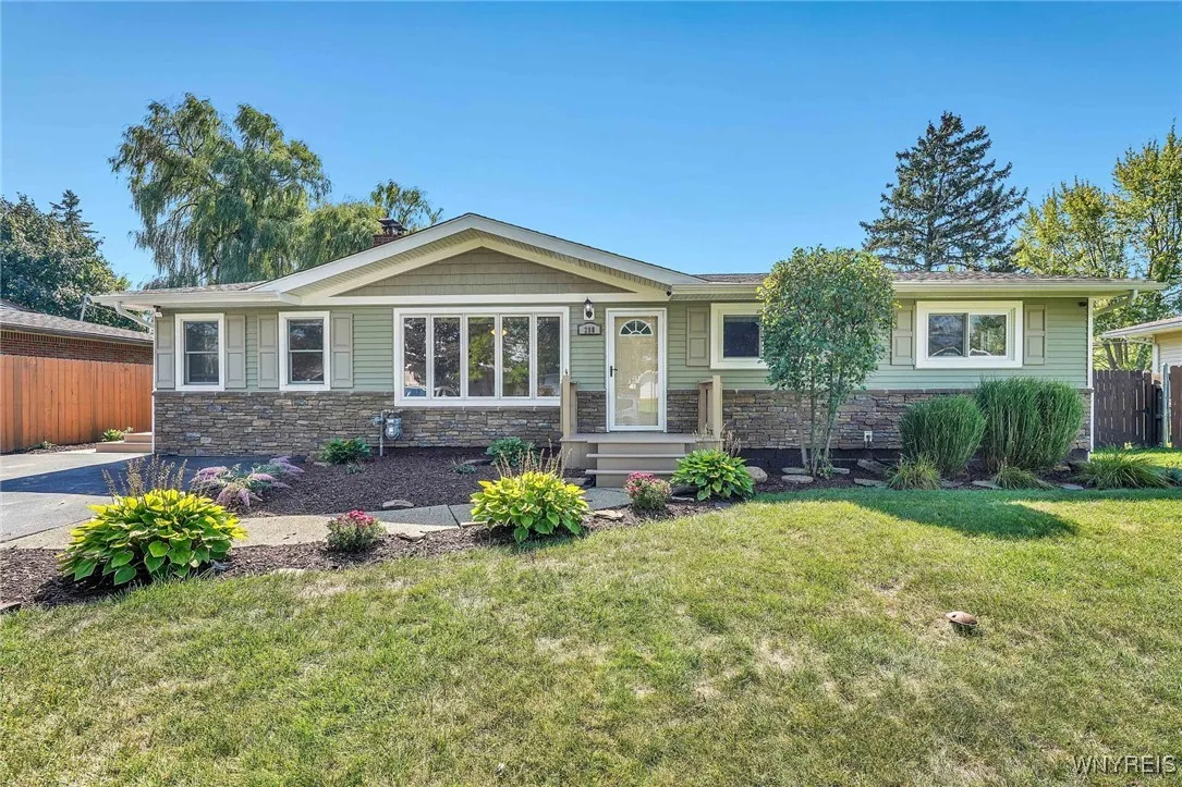 280 Brookwood Drive, Hamburg, New York 14075, Hamburg, New York 14075, 4 Bedrooms Bedrooms, 7 Rooms Rooms,2 BathroomsBathrooms,Residential,Closed,280 Brookwood Drive, Hamburg, New York 14075,0,B1637577