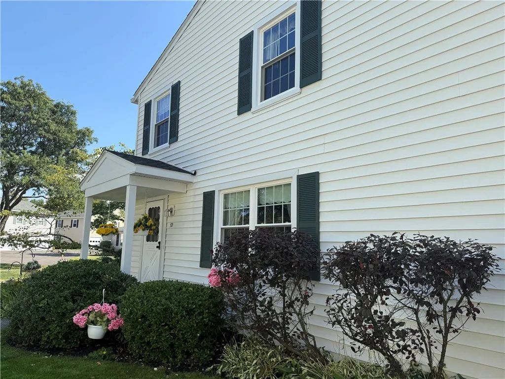 32 Heron Way North, Perinton, New York 14450, Perinton, New York 14450, 2 Bedrooms Bedrooms, 4 Rooms Rooms,1 BathroomBathrooms,Residential,Closed,32 Heron Way North, Perinton, New York 14450,0,R1637436