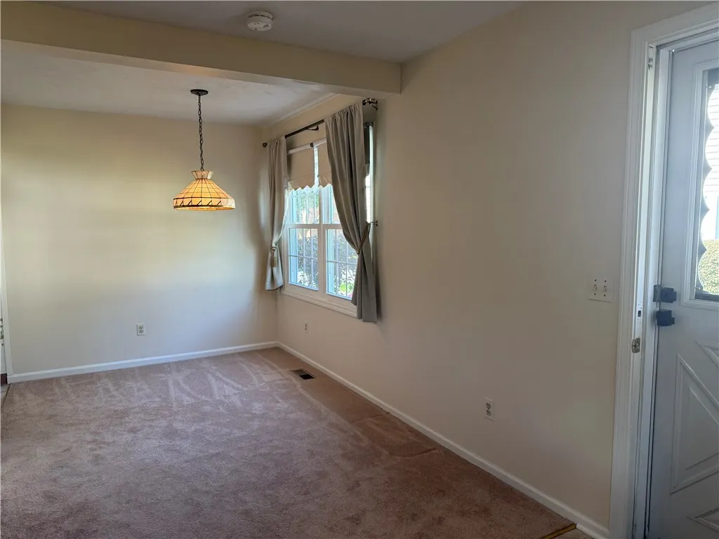 32 Heron Way North, Perinton, New York 14450, Perinton, New York 14450, 2 Bedrooms Bedrooms, 4 Rooms Rooms,1 BathroomBathrooms,Residential,Closed,32 Heron Way North, Perinton, New York 14450,0,R1637436