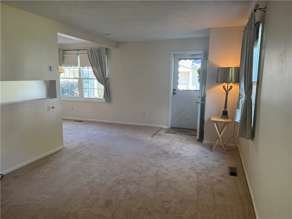 32 Heron Way North, Perinton, New York 14450, Perinton, New York 14450, 2 Bedrooms Bedrooms, 4 Rooms Rooms,1 BathroomBathrooms,Residential,Closed,32 Heron Way North, Perinton, New York 14450,0,R1637436