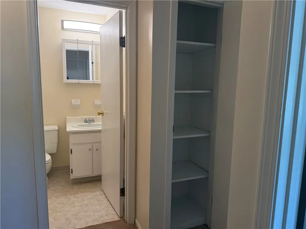 32 Heron Way North, Perinton, New York 14450, Perinton, New York 14450, 2 Bedrooms Bedrooms, 4 Rooms Rooms,1 BathroomBathrooms,Residential,Closed,32 Heron Way North, Perinton, New York 14450,0,R1637436